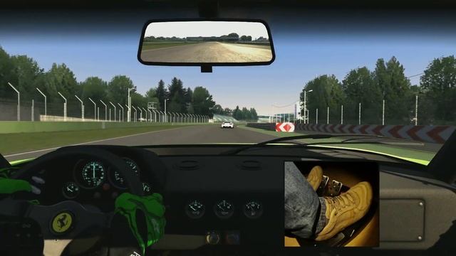 Assetto Corsa - 2 lap battle - F40 vs 458 at Imola смотреть онлайн