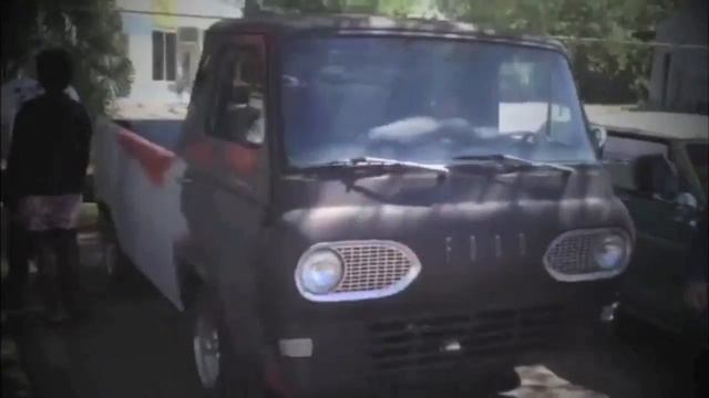 Straight Six In The Dog House (The Econoline Song) смотреть онлайн