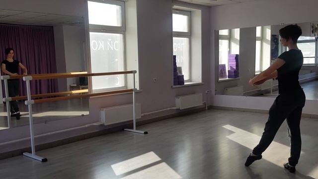 АРАБЕСК. Урок классического танца.Домашнее задание. Академия танца Бердск смотреть онлайн