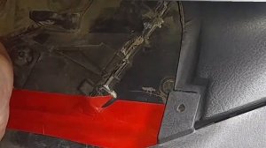 Дует холодный воздух в ноги.Вот как я решил эту проблему.