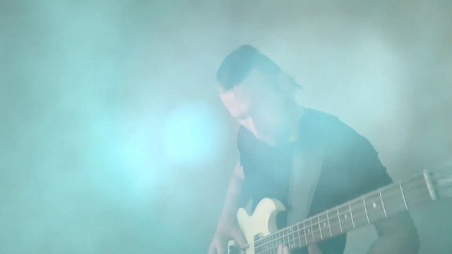 Gibson Guitars Metal Eye The Bass Player смотреть онлайн