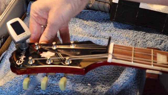 How to setup a Gibson SG style guitar Part 1 (adjusting the truss-rod). смотреть онлайн
