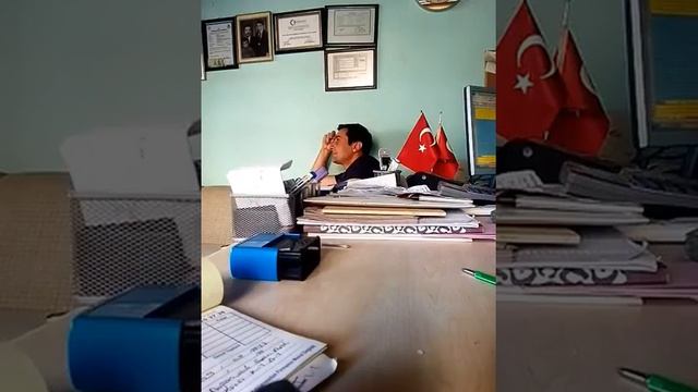 Kemal Sunal Izlerken Kahkaha Ya Boğulan Azeri Adam