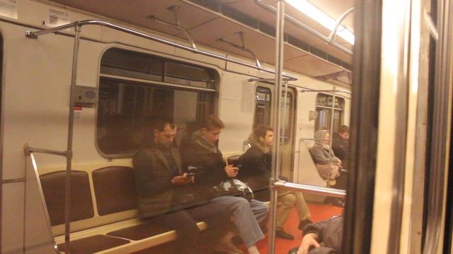 Последний день перед закрытием на полгода - едем в метро от 