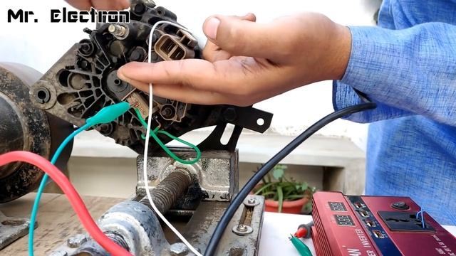 220v AC from 12v 90 Amps Car Alternator 1000W DIY смотреть онлайн