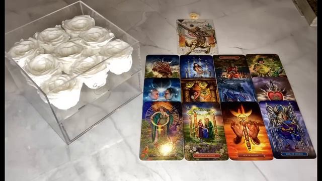WHO’S KEEPING TABS ON YOU?AND WHY? 🗂😲🤔|🔮PICK A CARD🔮| смотреть онлайн