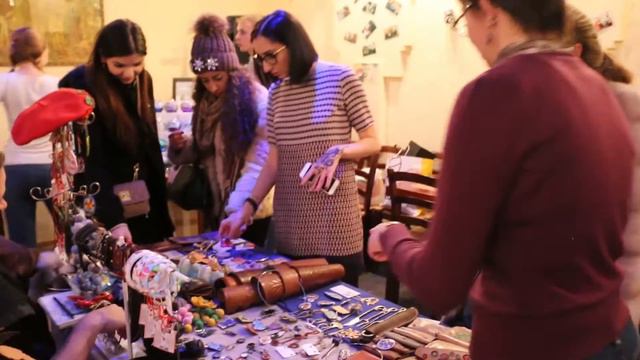 Garage sale Не ВсЕ дОмА смотреть онлайн