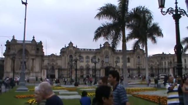 Перу.Центральная площадь Лимы под Новый год. смотреть онлайн