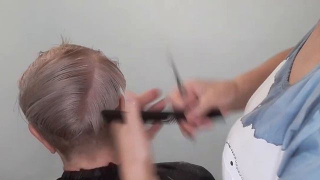 Короткая женская стрижка с выстриженным затылком. смотреть онлайн