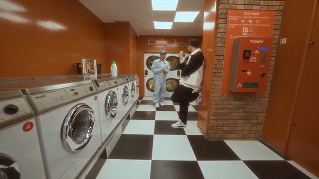 On lave notre linge sale en public avec Mister V смотреть онлайн