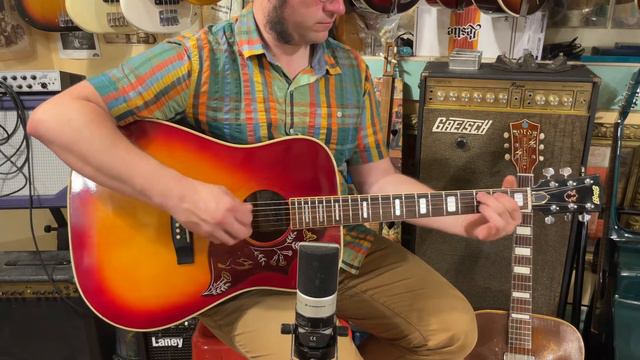 1970s Stagg SD37F Hummingbird-clone dreadnought guitar смотреть онлайн