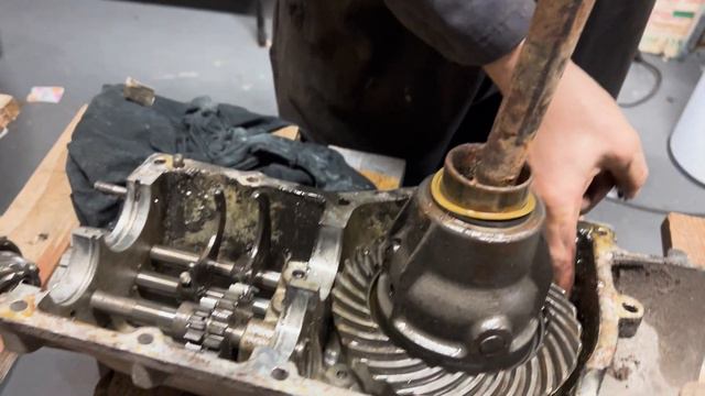 Project '49 Episode 5 - Rebuilding and Finishing A 74 year old Vw Beetle Gearbox смотреть онлайн