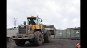 Демонстрация работы фронтального погрузчика Shantui SL60W-2