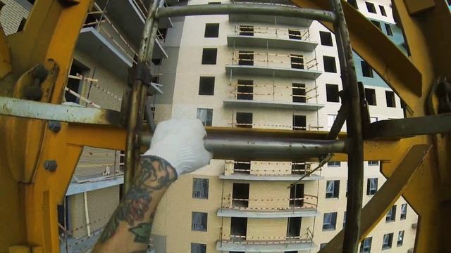 Крановщик| Как крановщик поднимается на кран | Башенный кран смотреть онлайн