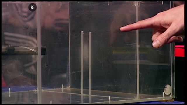 Wave-Particle Duality Explained with Double Slit Experiments - Christmas Lectures with Neil Johnson смотреть онлайн