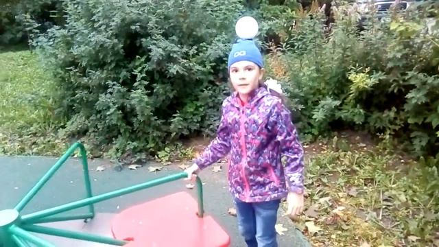 лина гуляет на площадке на улице правда смотреть онлайн