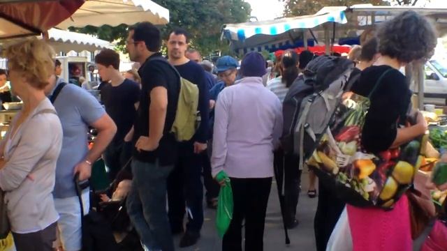 Воскресный рынок в Лионе - где вкусно и недорого поесть и что купить - Лион, Франция смотреть онлайн