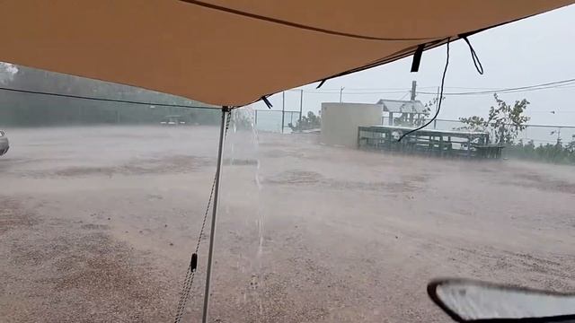 Авто маркиза под тропическим ливнем смотреть онлайн