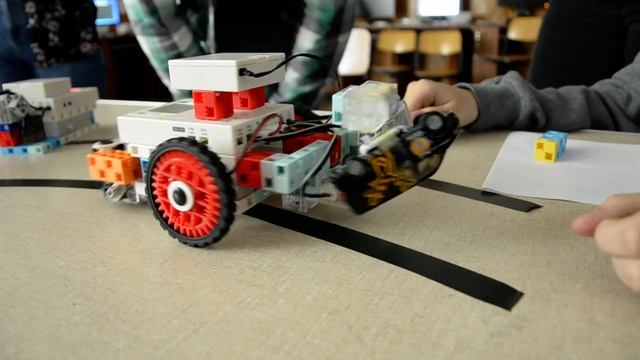 Artec Katasztrófa elhárító Robot Python смотреть онлайн