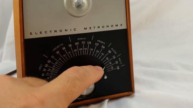 Seth Thomas Metrenome смотреть онлайн