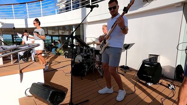 Работа музыканта на круизом лайнере | Party-band live | Sailaway смотреть онлайн