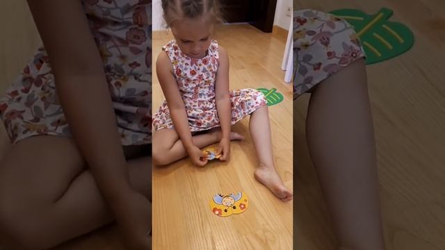 ??? "Кто спрятался за листочком? собери пазл смотреть онлайн