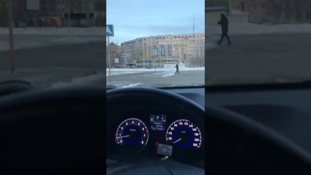 Как подъехать к тратуару, если Вы не чувствуете габариты автомобиля.Город ТОМСК смотреть онлайн