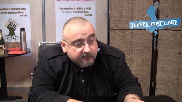 Michel Drac : "Ce qui m'étonne, c'est qu'il y ait encore une majorité de gens pour aller voter !" смотреть онлайн