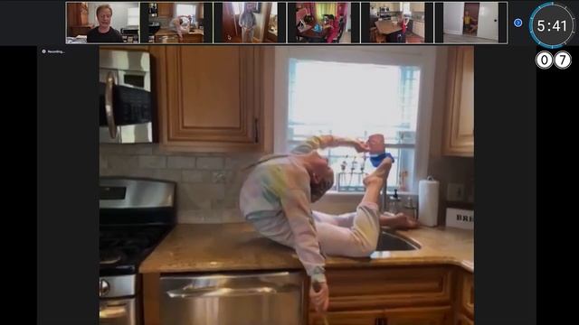 Contortion and Dance Extreme ZOOM PHOTO CHALLENGE at Home *very funny* смотреть онлайн
