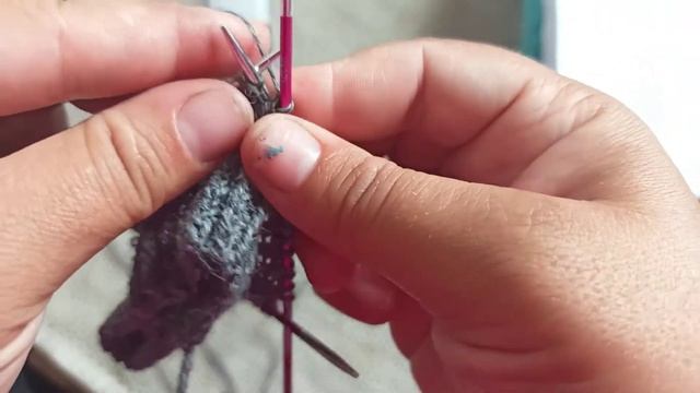 Скрещенная резинка 1*1 при вязании по кругу смотреть онлайн