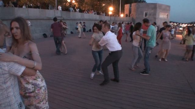 Потанцуем бачату! 24.07.2014чт Хастл Опен Эйр смотреть онлайн