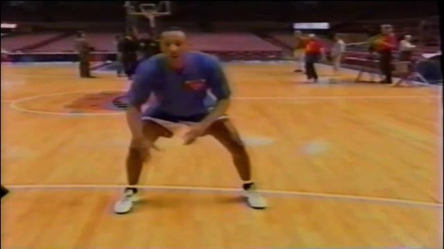 Derek Harper Teaches You How to Play Defense смотреть онлайн