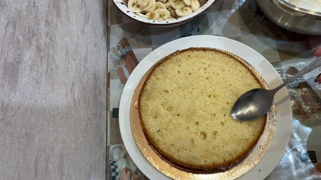 Торт сама испекла, сама украсила! Зато вкуснейшииииий😋 смотреть онлайн