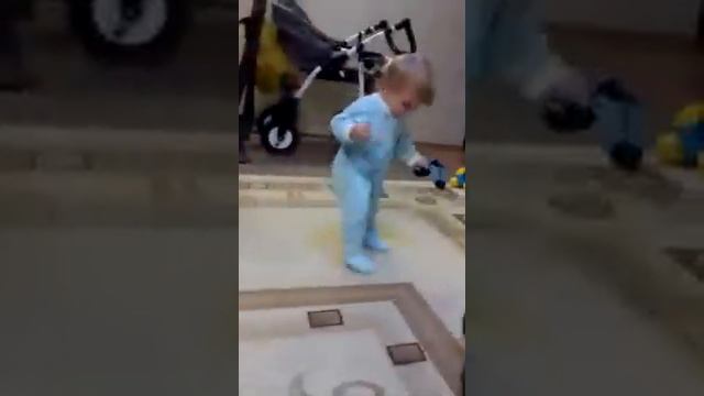 Богдан танцует лучше всех! Сыночку ещё нет года смотреть онлайн