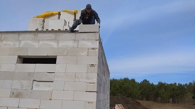 Кладка газобетона с НУЛЕВЫМ ШВОМ | Уровень плит смотреть онлайн