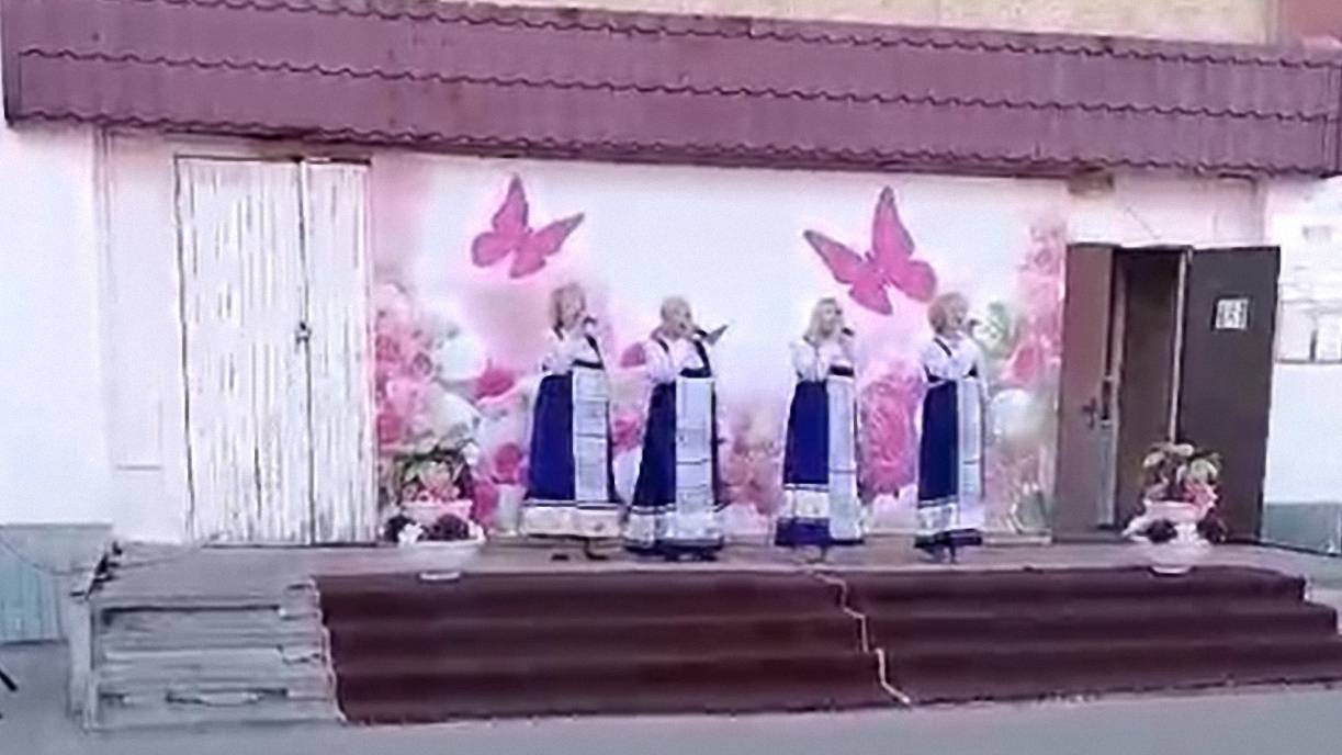 Душевные Деревенские посиделки! В местном клубе на День Села смотреть онлайн