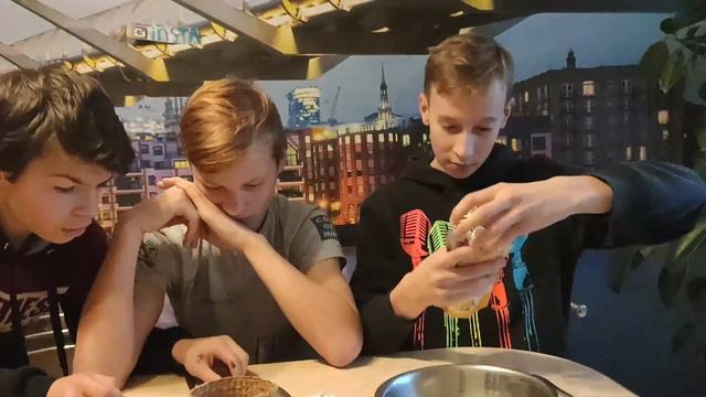 Большая Средняя Маленькая ложка ЧЕЛЛЕНДЖ смотреть онлайн