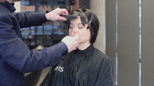 How To: Layered Bob Blow Dry & Fringe Trim | KMS Pro смотреть онлайн