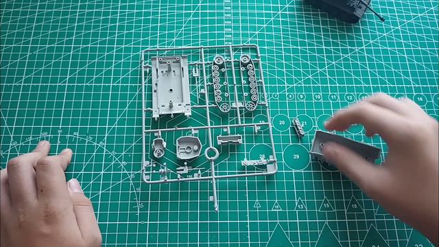 Обзор сборной модели Pz.3 в 1/72 от МОДЕЛИСТ (перепаковка италери) смотреть онлайн