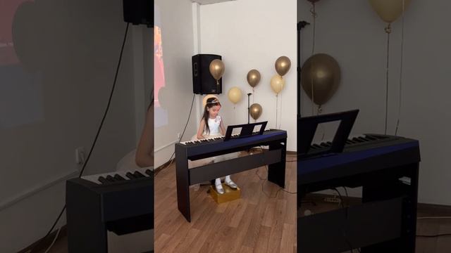 Ахмедина Сафия. Вальс из м/ф Анастасия. Маленький принц смотреть онлайн