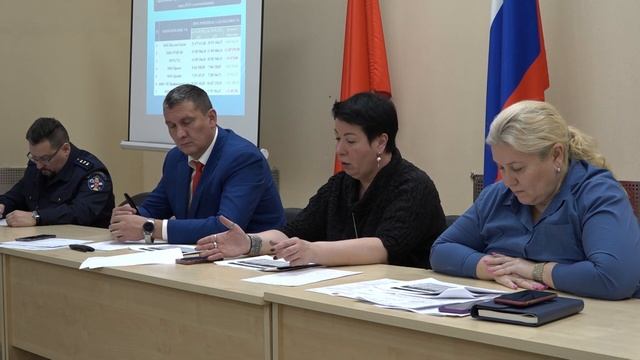 Управляющим компаниям еще раз объяснили, почему надо погасить долги ресурсникам смотреть онлайн