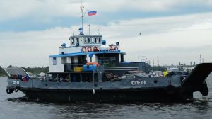 Речной ,круизный прогулочный  транспорт на реке Волга.