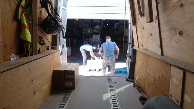 Монтана без табака не может, спринтер дальнобой США смотреть онлайн