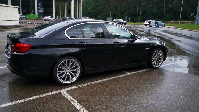 BMW F10 with MAK Munchen R20 wheels смотреть онлайн