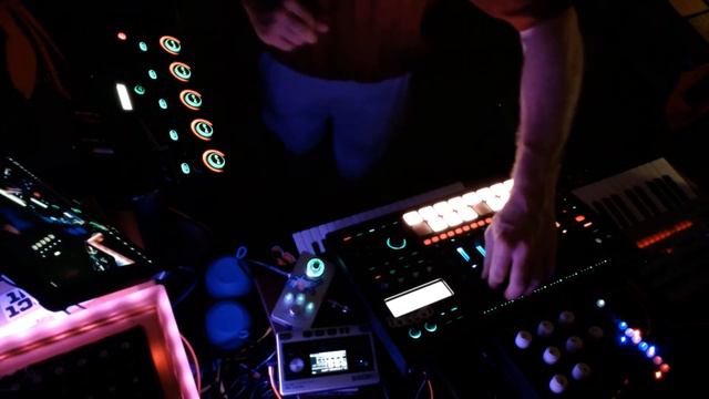 20210405/session : MC-707 + RC-505 + Monologue + Reface DX + Maximal Drone, Rucci смотреть онлайн