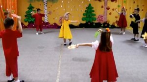 «Осенний вальс» в исполнении детей старшей группы