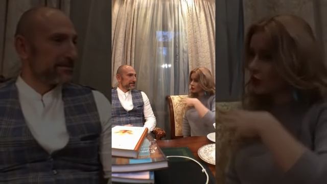 Буйно познавательное интервью Рами Саре Окс смотреть онлайн