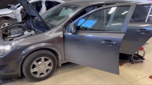 НЕ РАБОТАЮТ ДИНАМИКИ OPEL ASTRA! Гремит багажник! Исправляем!