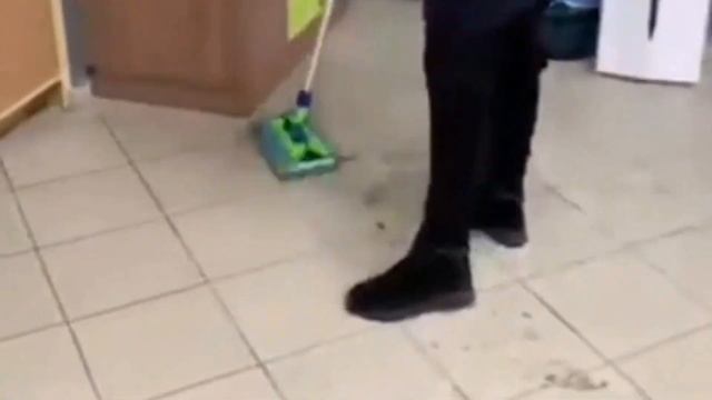 Универсальная швабра. Гринвей. смотреть онлайн