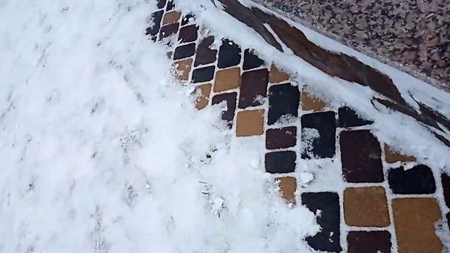 Снег жёлтый очень вкусный